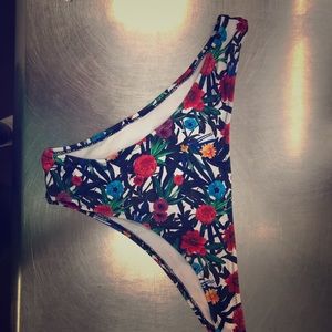 Brand new bikini bottoms never even tried on